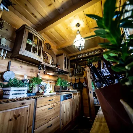 Przystan 545 * Roznow